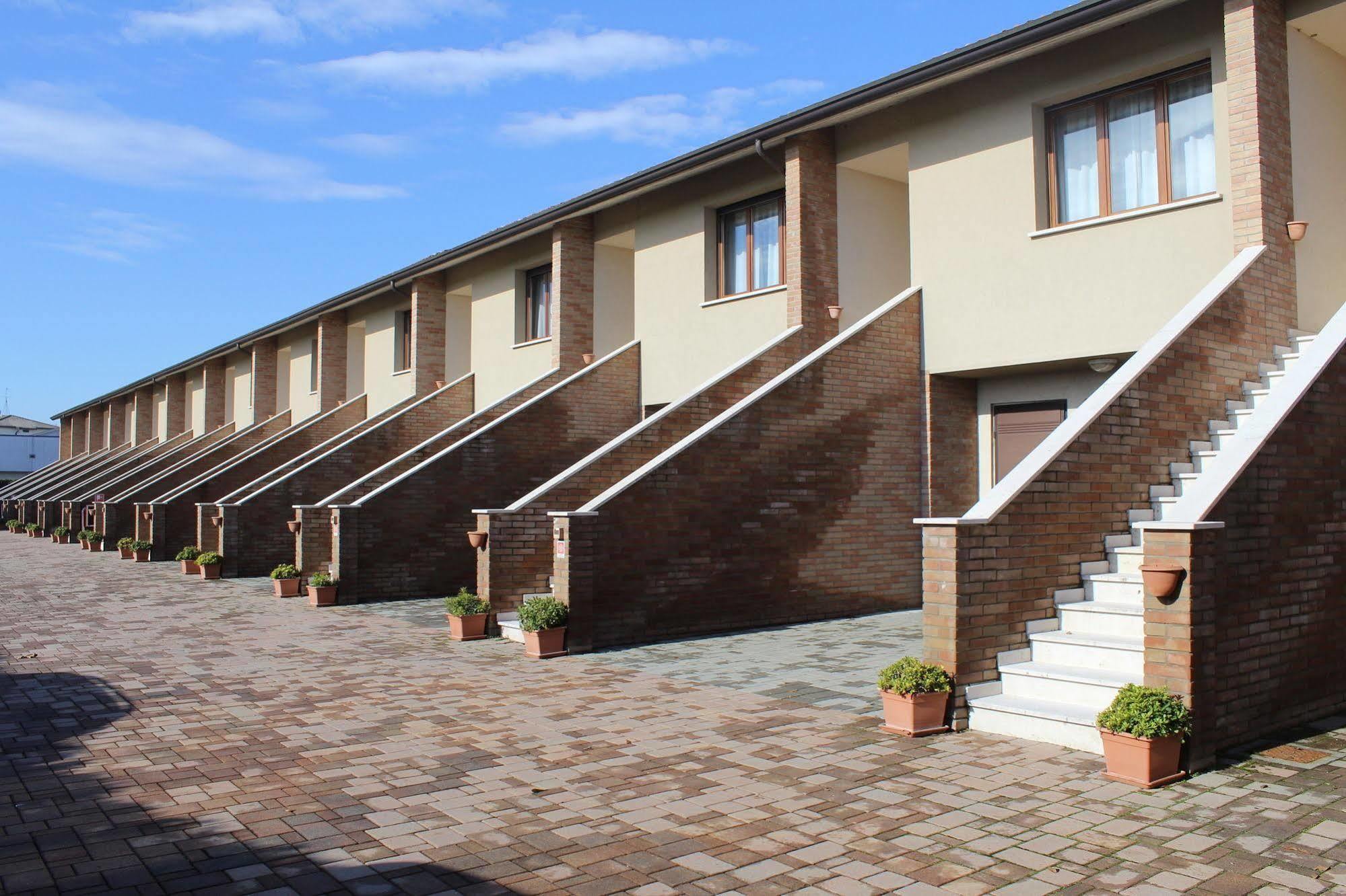 Blue Relais Garda Hotel Carpenedolo Exterior foto